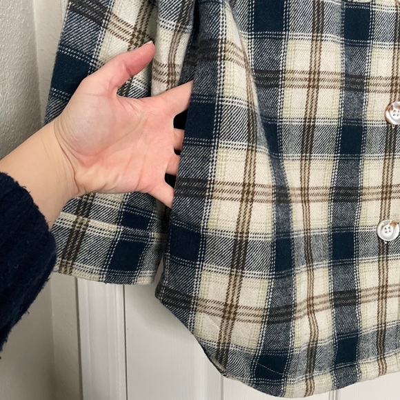 Shacket - Picture 2 of 4